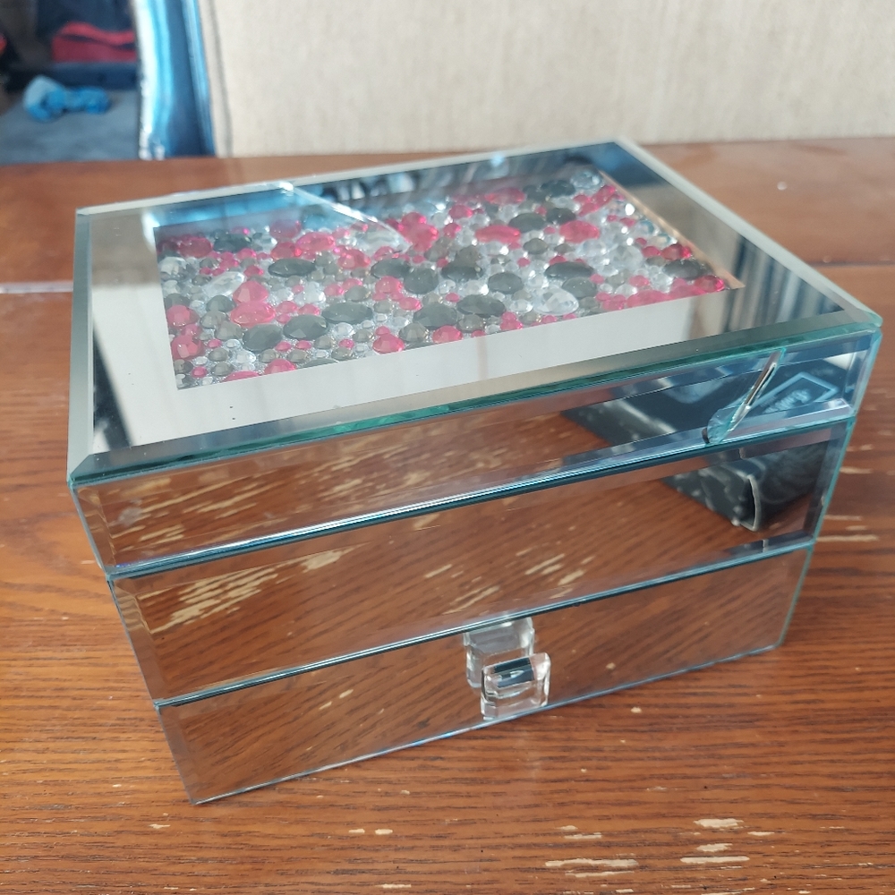 Mirrored Bedazzled Jewelry Box READ